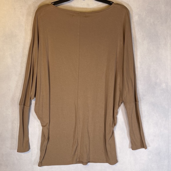Women’s Small Miholl oversized stretch light pullover top - Picture 8 of 8